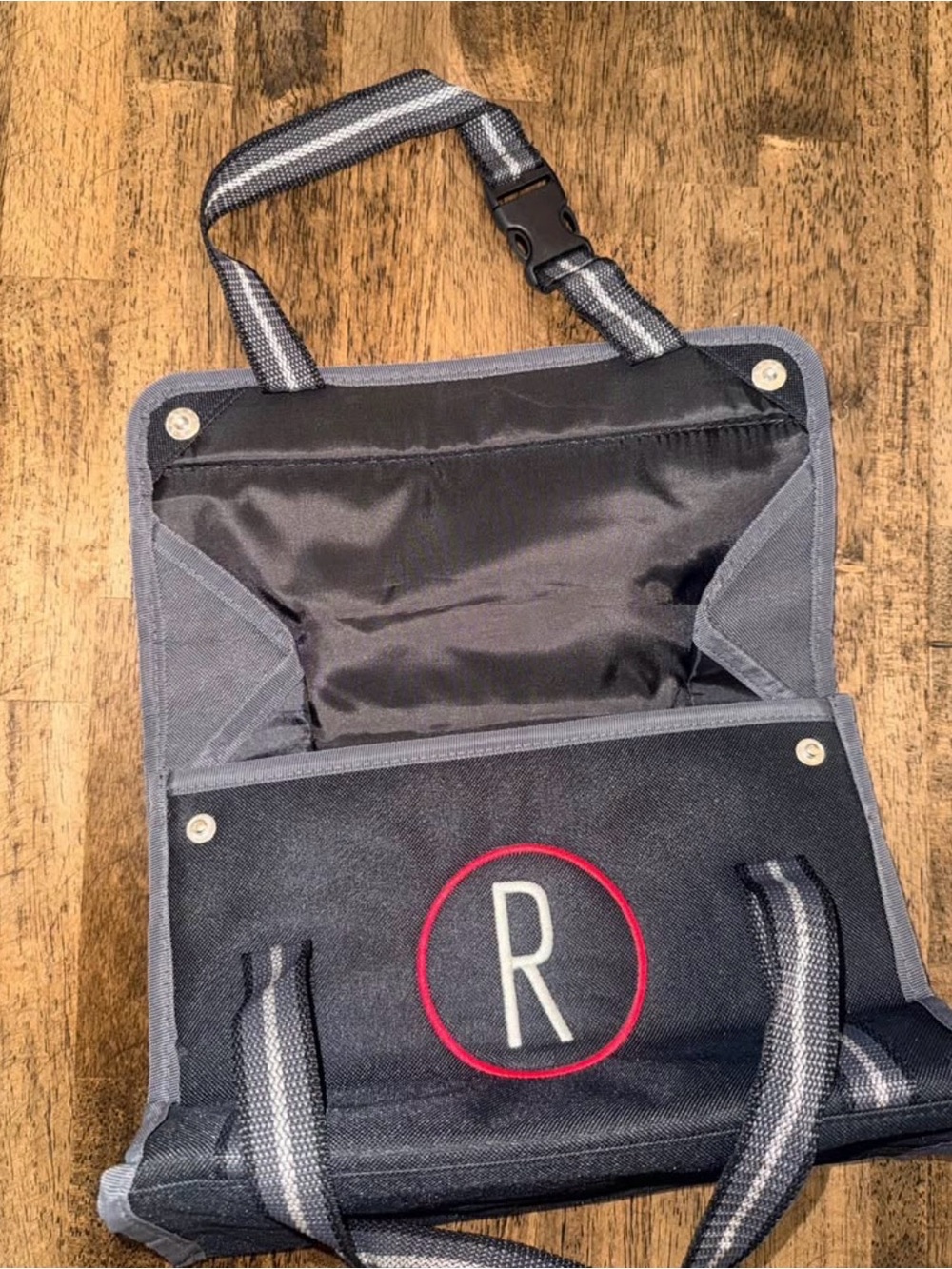 Thirty-One “R” Headrest & Carry Bag - Picture 3 of 4